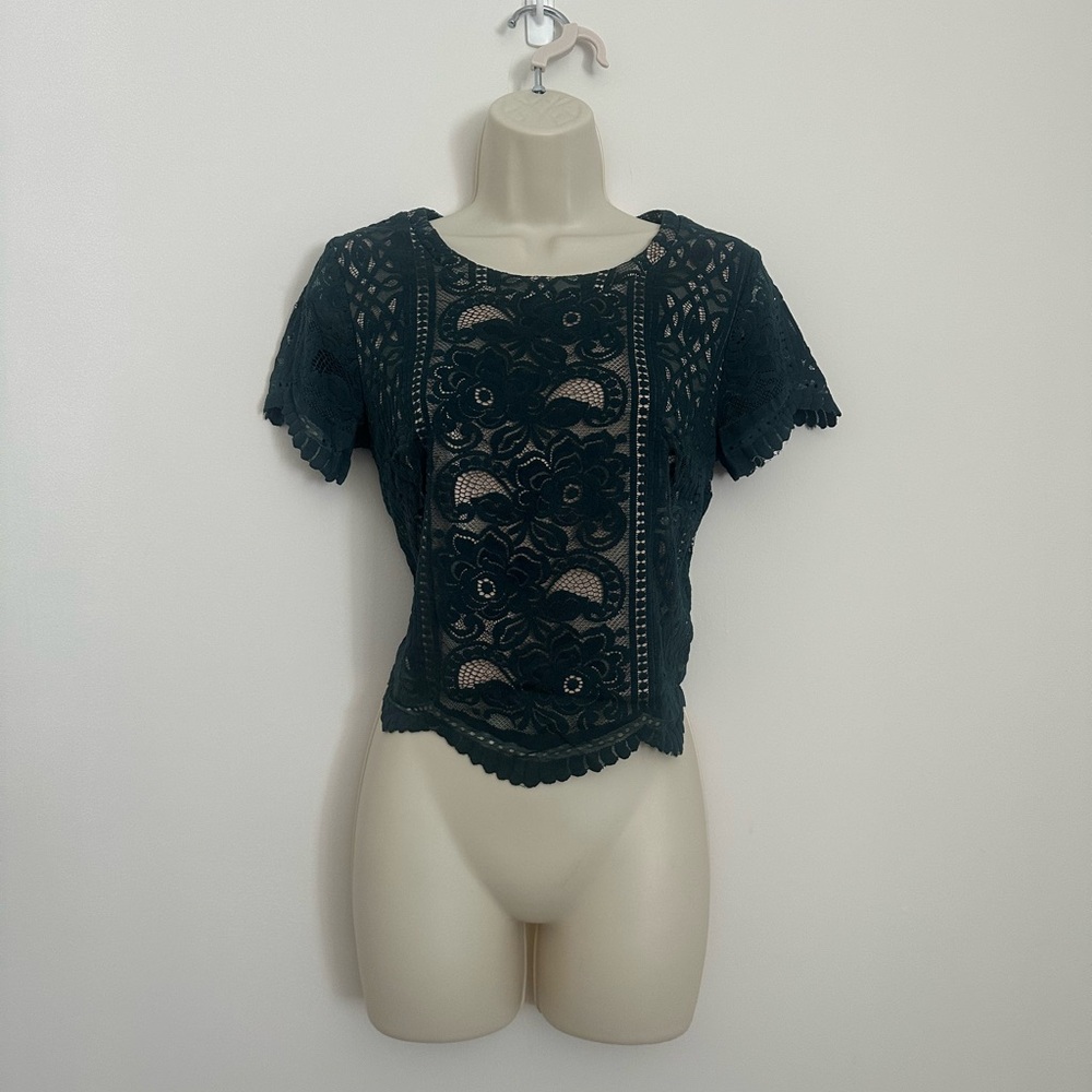 Xhilaration green Cropped Cut Out Blouse - Picture 4 of 7